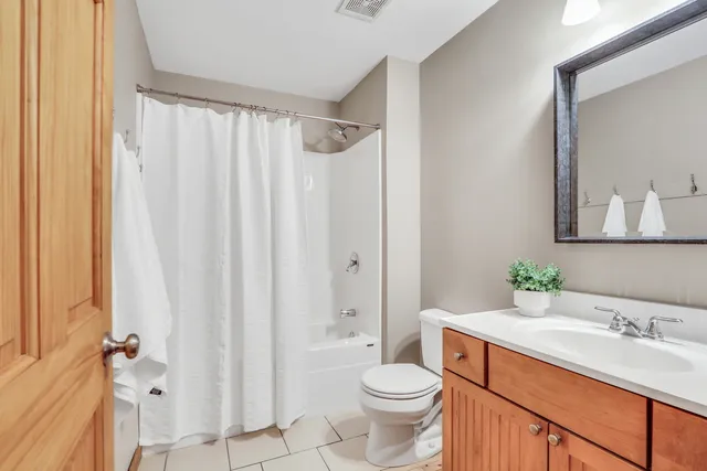 $415,000 | 350 South Alleghany Road, Grayslake, IL 60030