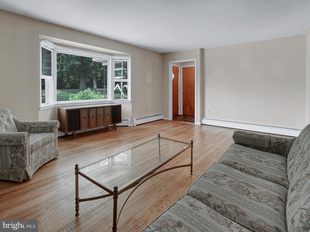 23409 Peach Tree Road Clarksburg, MD 20871 - Photo 4 of 27