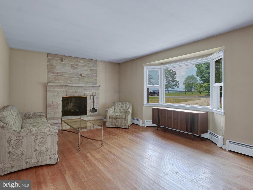 23409 Peach Tree Road Clarksburg, MD 20871 - Photo 5 of 27