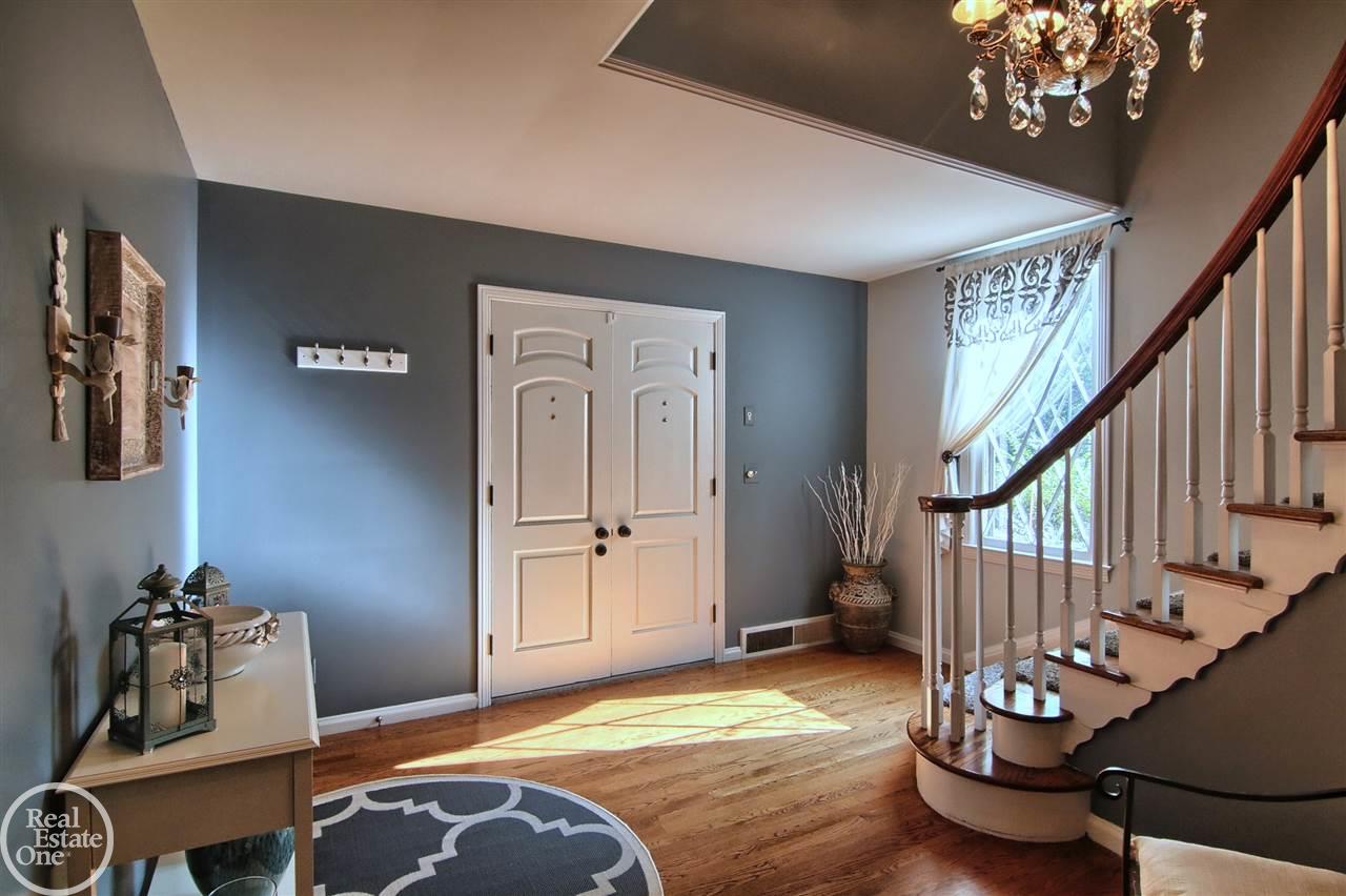 85 Stephens Road Grosse Pointe, MI 48236 - Photo 3 of 33