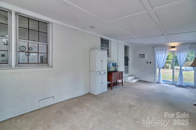 a view of a storage & utility room