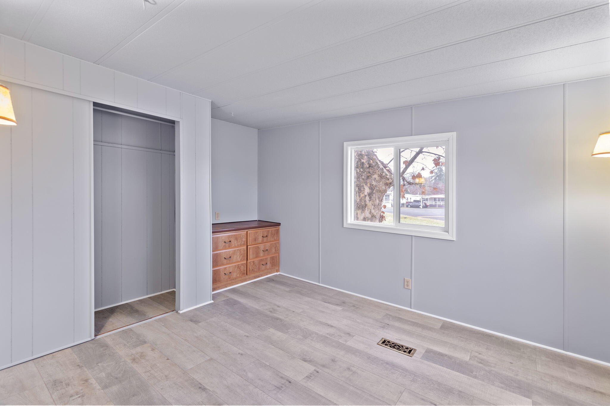 1241 Dowell Road, Unit 15 Grants Pass, OR 97527 - Photo 13 of 24 Master Bedroom