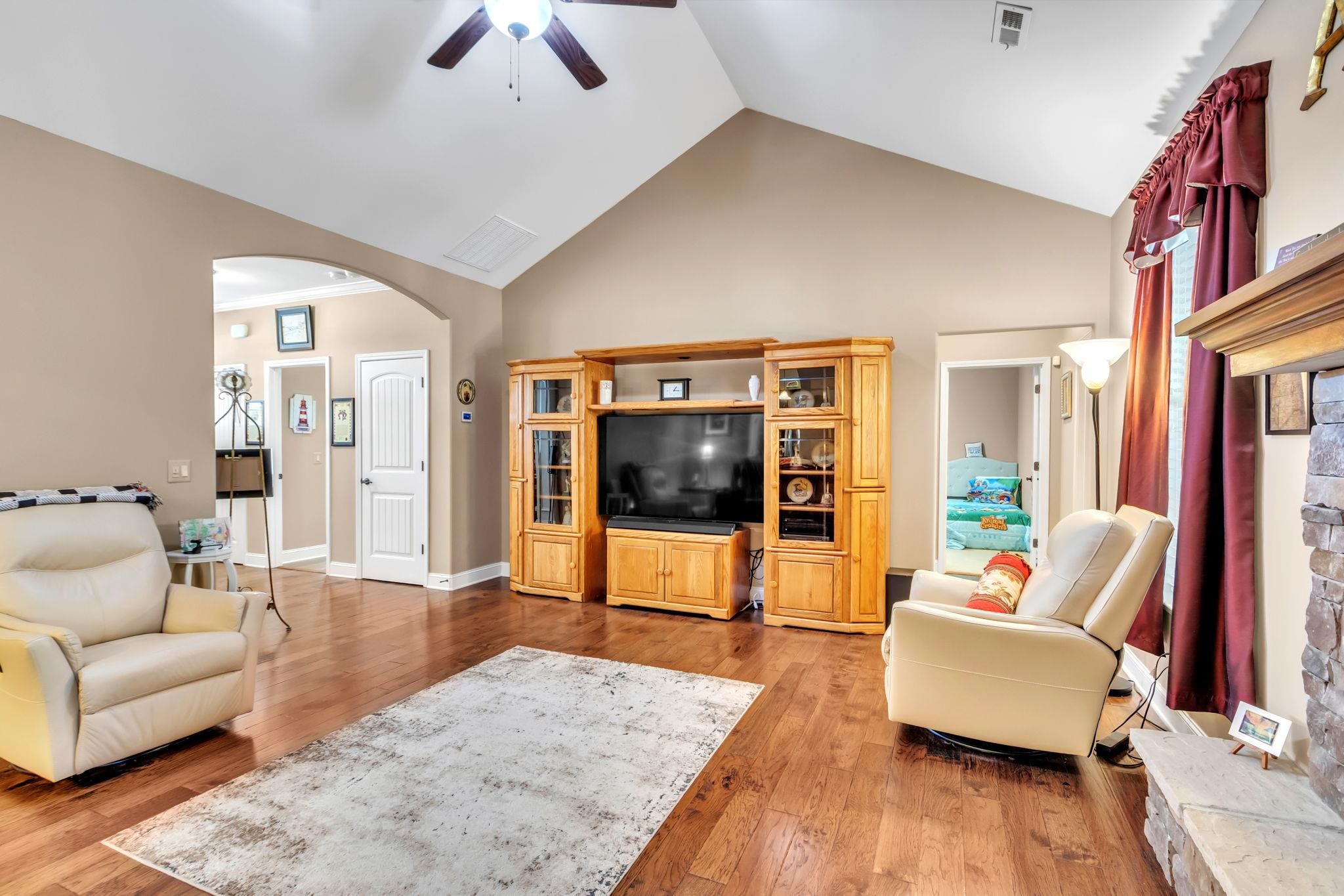 112 Providence Point Lane Wellford, SC 29385 - Photo 3 of 17