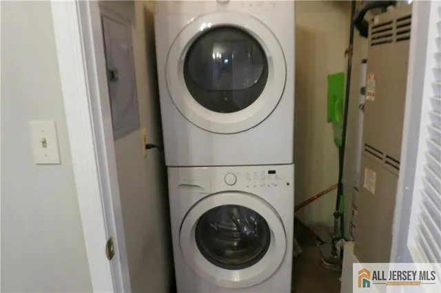 $2,550 | 1123 Waterford Drive, Edison, NJ 08817