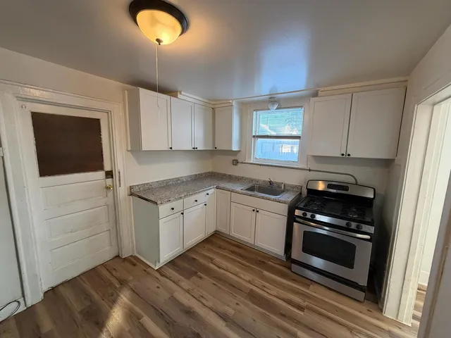 $1,250 | 3449 North Oketo Avenue, Unit 1R, Chicago, IL 60634