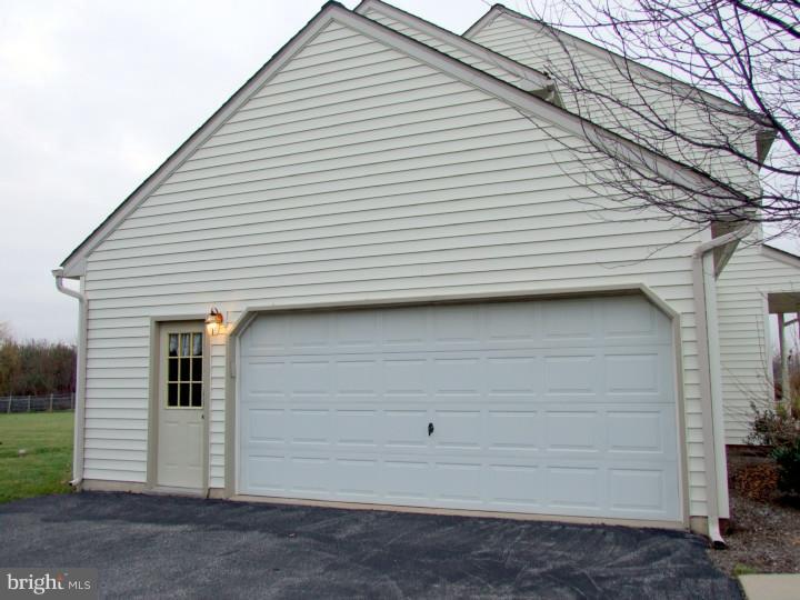 316 Anvil Road Nottingham, PA 19362 - Photo 22 of 22 Garage