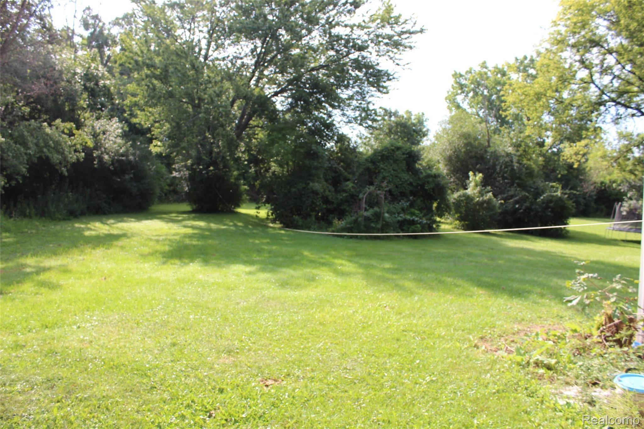 2162 Lavelle Road Flint, MI 48504 - Photo 13 of 13 EBF18960-4A72-4003-A4E3-32877FD5B7DF.jpeg