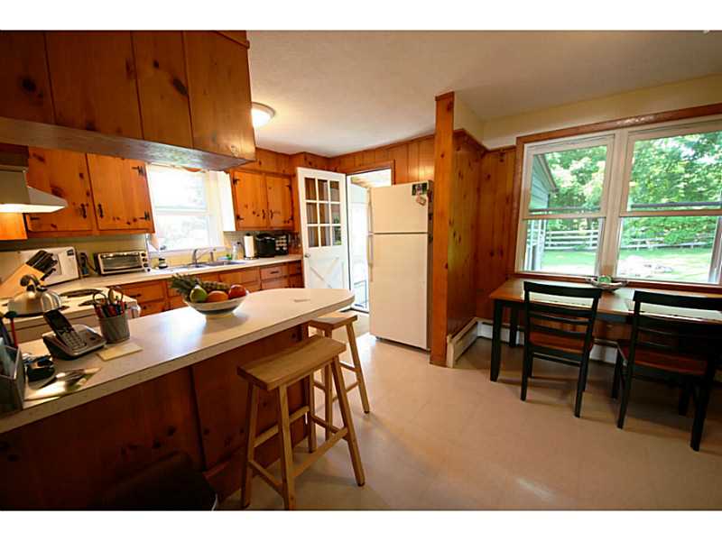 20 Normandy Road South Kingstown, RI 02879 - Photo 13 of 18 Kitchen.