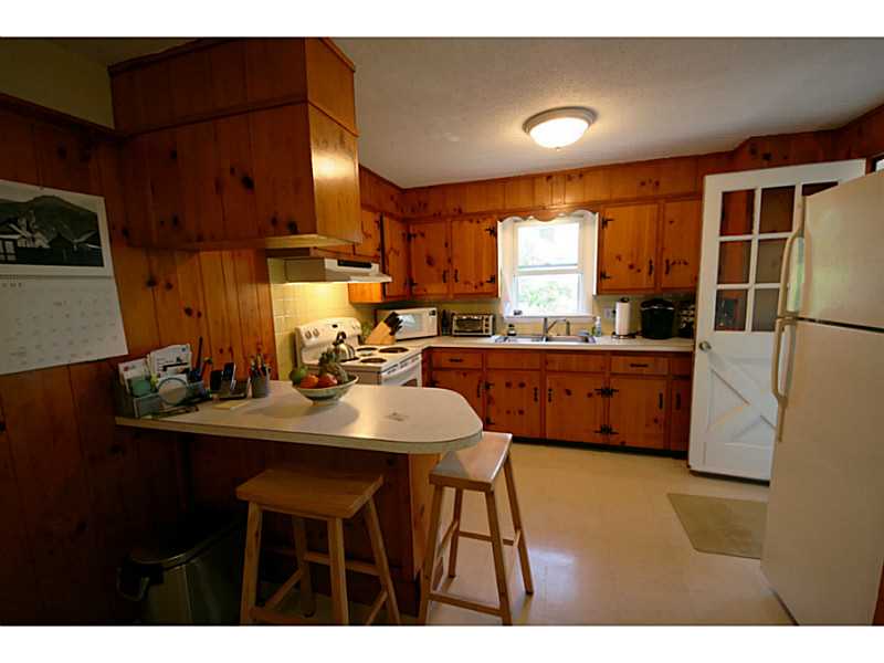 20 Normandy Road South Kingstown, RI 02879 - Photo 15 of 18 Kitchen.
