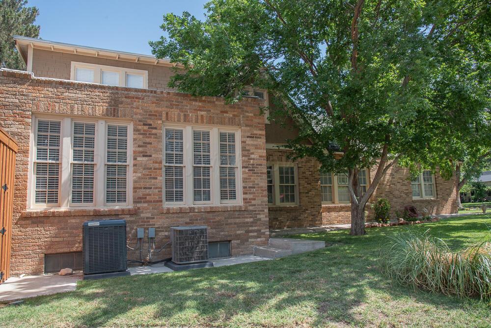 2122 South Hayden Street Amarillo, TX 79109 - Photo 15 of 99 DSC_4330
