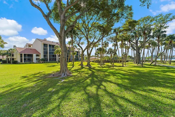 $839,900 | 1000 N North Us Highway 1, Unit JA102, Jupiter, FL 33477