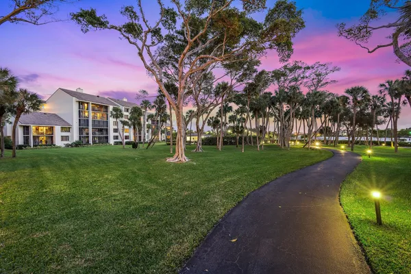 $839,900 | 1000 N North Us Highway 1, Unit JA102, Jupiter, FL 33477