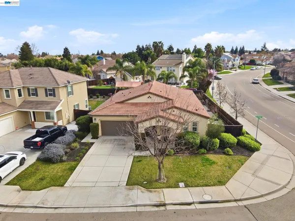 $749,000 | 1718 Kyle Dayton Drive, Tracy, CA 95376