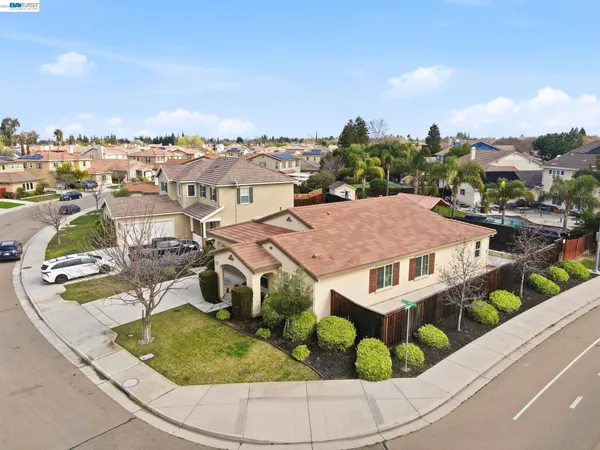 $749,000 | 1718 Kyle Dayton Drive, Tracy, CA 95376