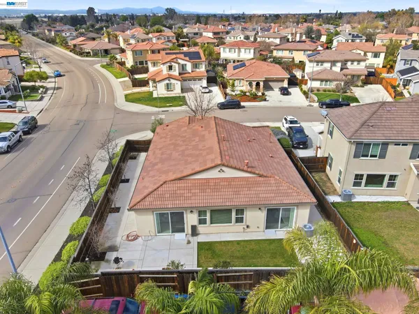 $749,000 | 1718 Kyle Dayton Drive, Tracy, CA 95376