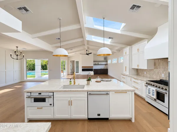 $1,600,000 | 4048 East Edgemont Avenue, Phoenix, AZ 85018