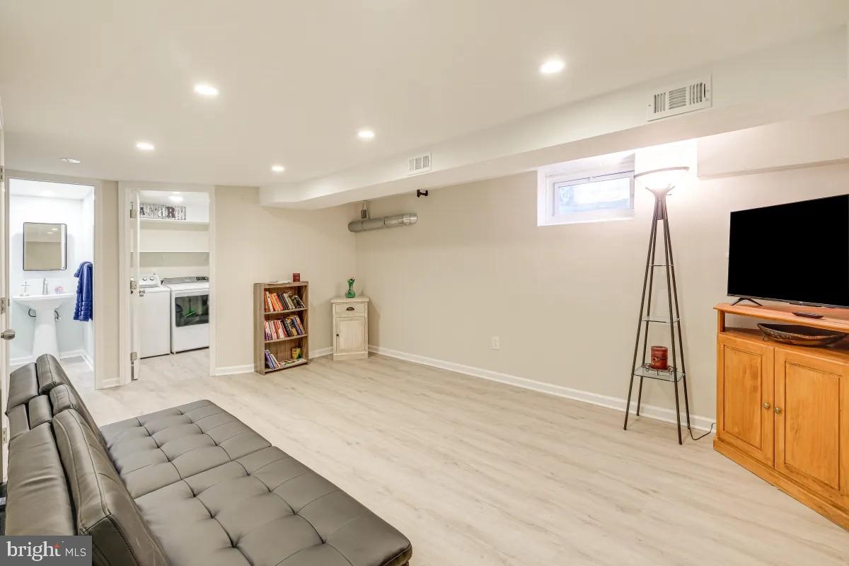 37 South Hudson Street Alexandria, VA 22304 - Photo 15 of 20 Basement