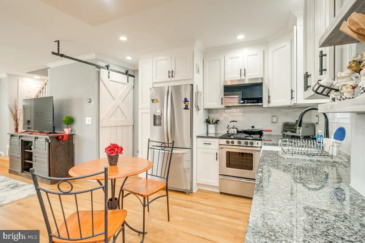 37 South Hudson Street Alexandria, VA 22304 - Photo 5 of 20 Kitchen