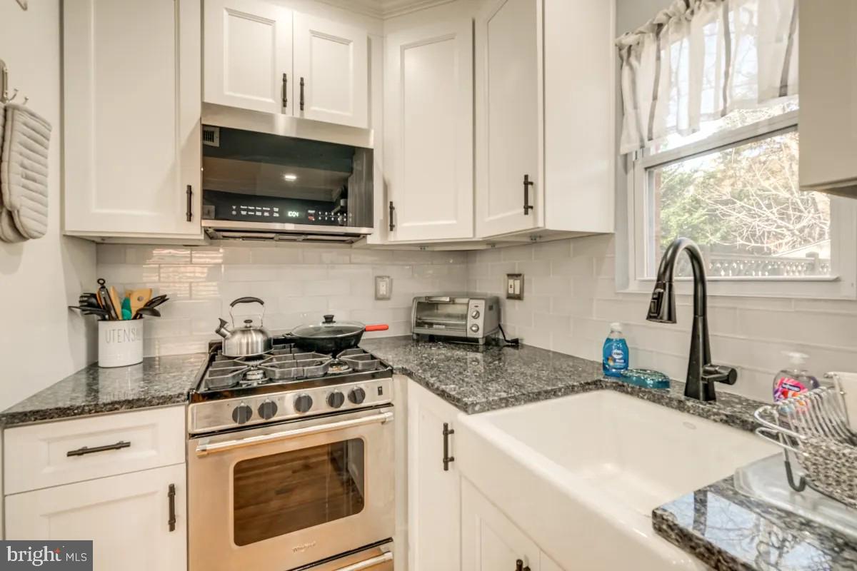 37 South Hudson Street Alexandria, VA 22304 - Photo 6 of 20 Kitchen