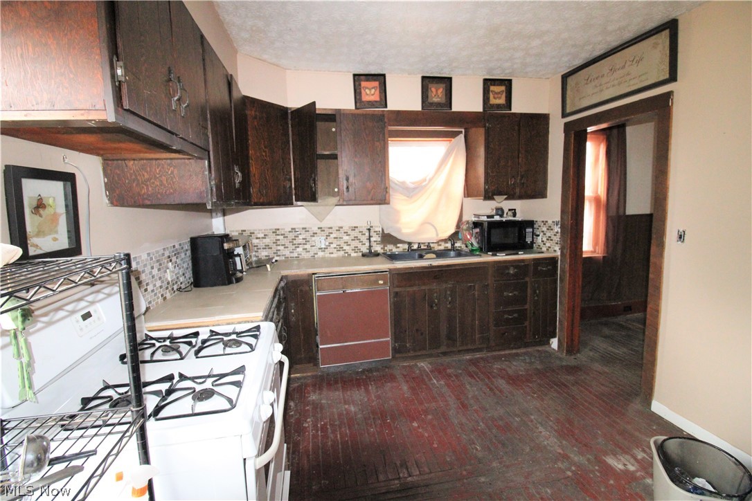 2340 County Line Road Madison, OH 44057 - Photo 9 of 19