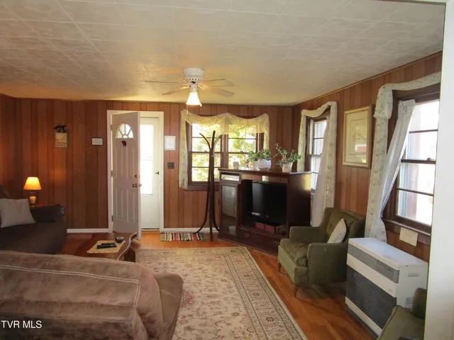 $295,500 | 225 Highway 91, Shady Valley, TN 37688