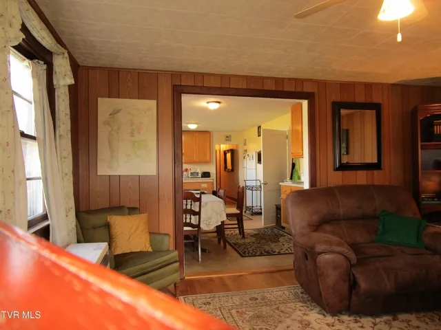 $295,500 | 225 Highway 91, Shady Valley, TN 37688