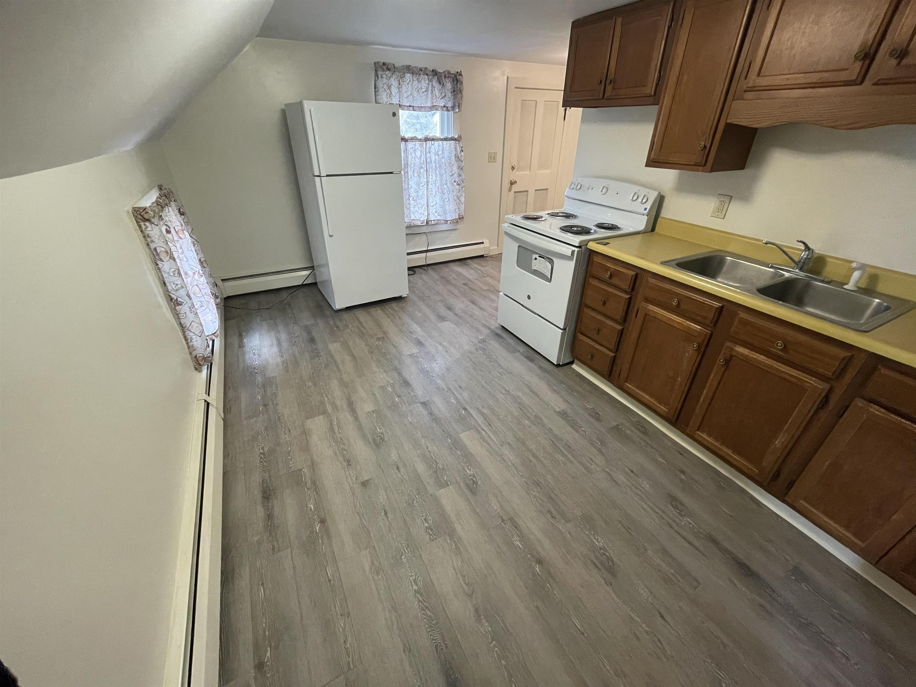 49 East Center Street, Unit 2 Rutland, VT 05701 - Photo 6 of 8