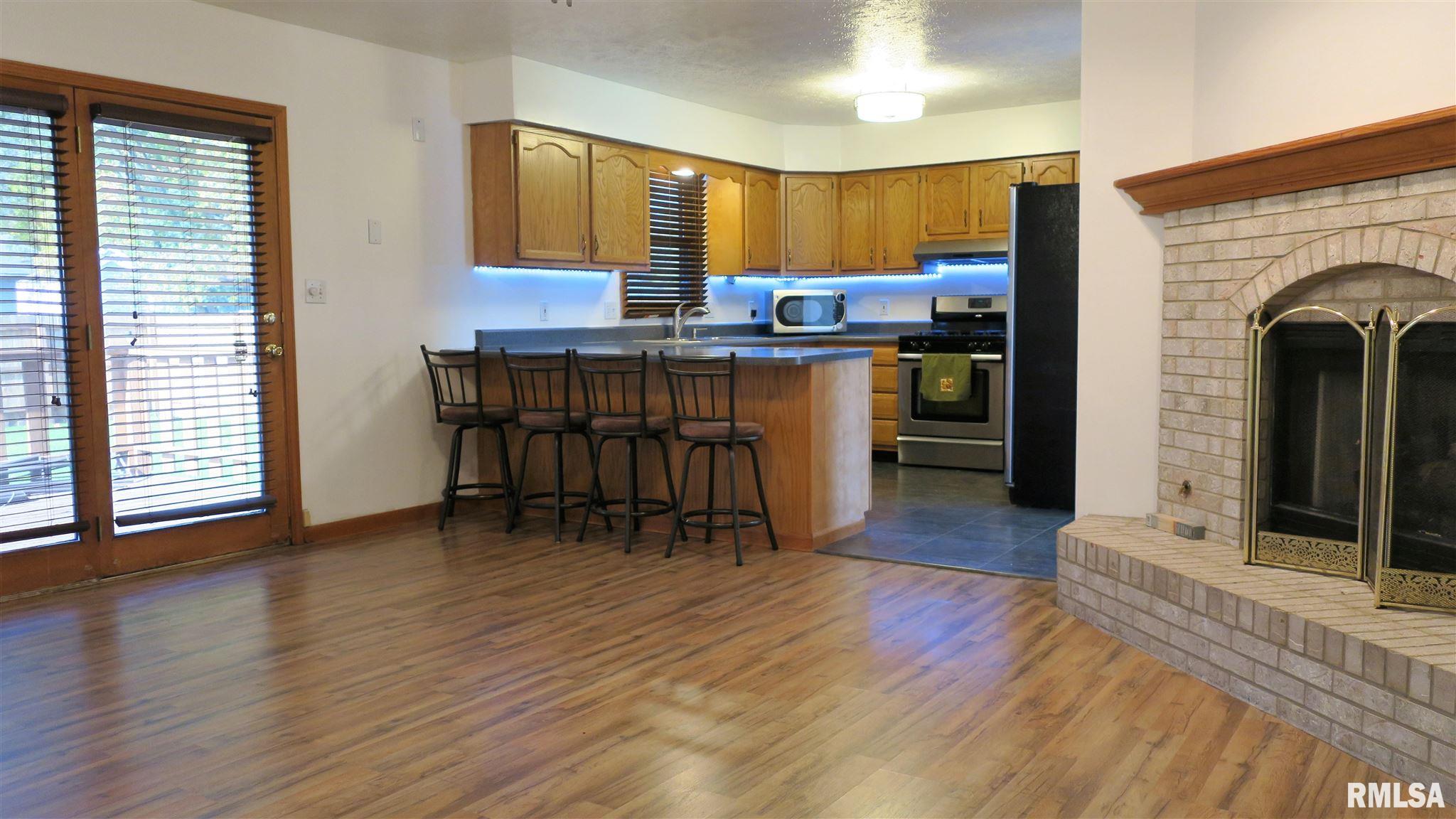 1805 Scarbrough Road Springfield, IL 62702 - Photo 13 of 36