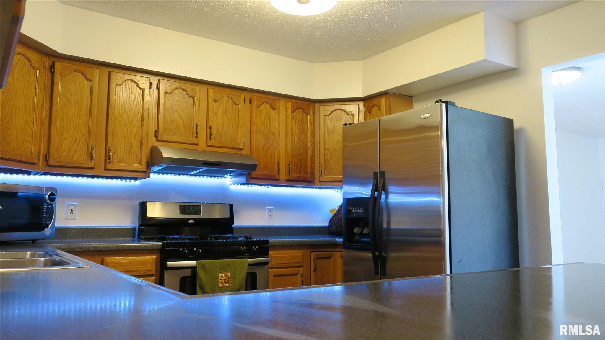1805 Scarbrough Road Springfield, IL 62702 - Photo 10 of 36