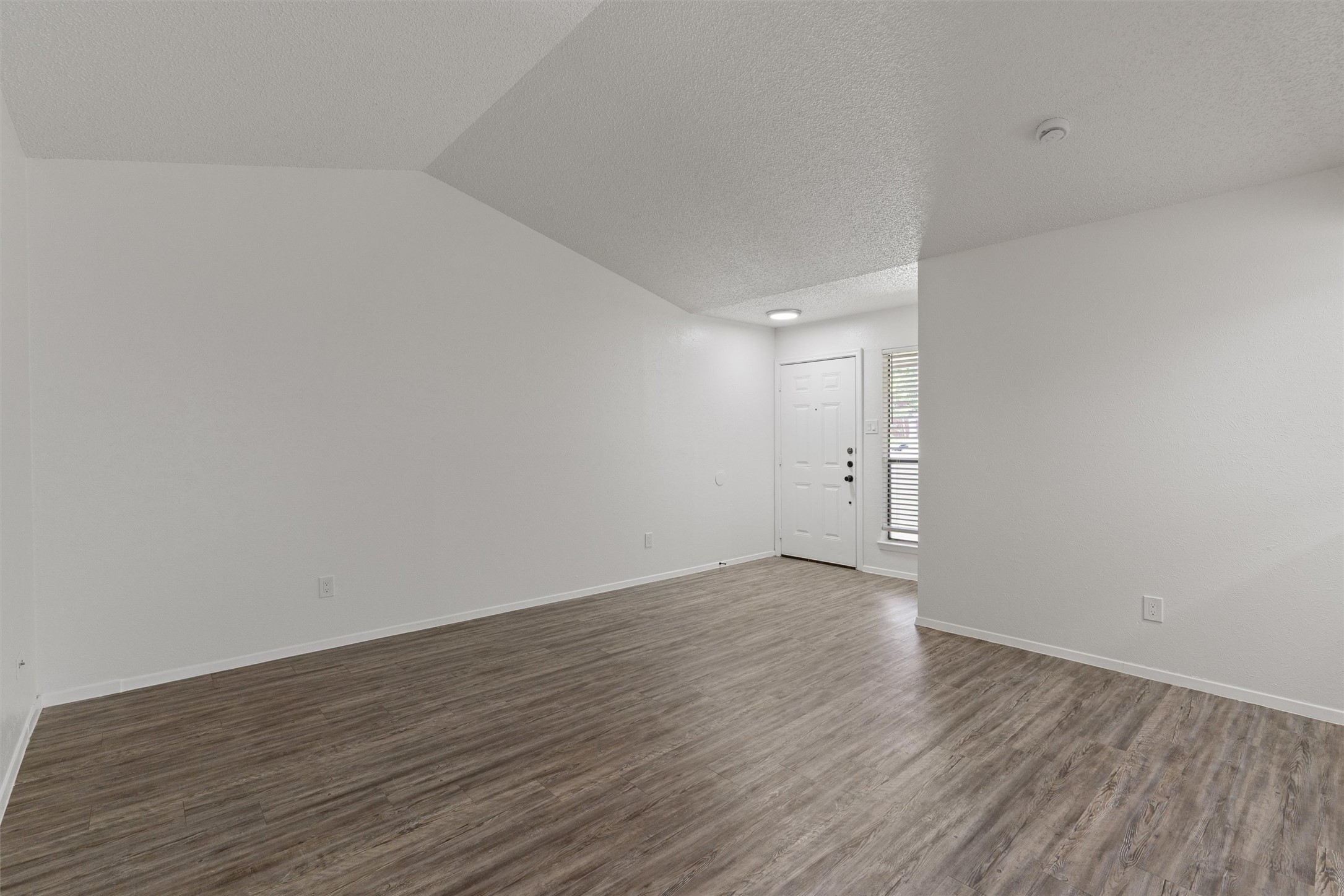 11411 Walnut Ridge Drive, Unit B Austin, TX 78753 - Photo 4 of 18