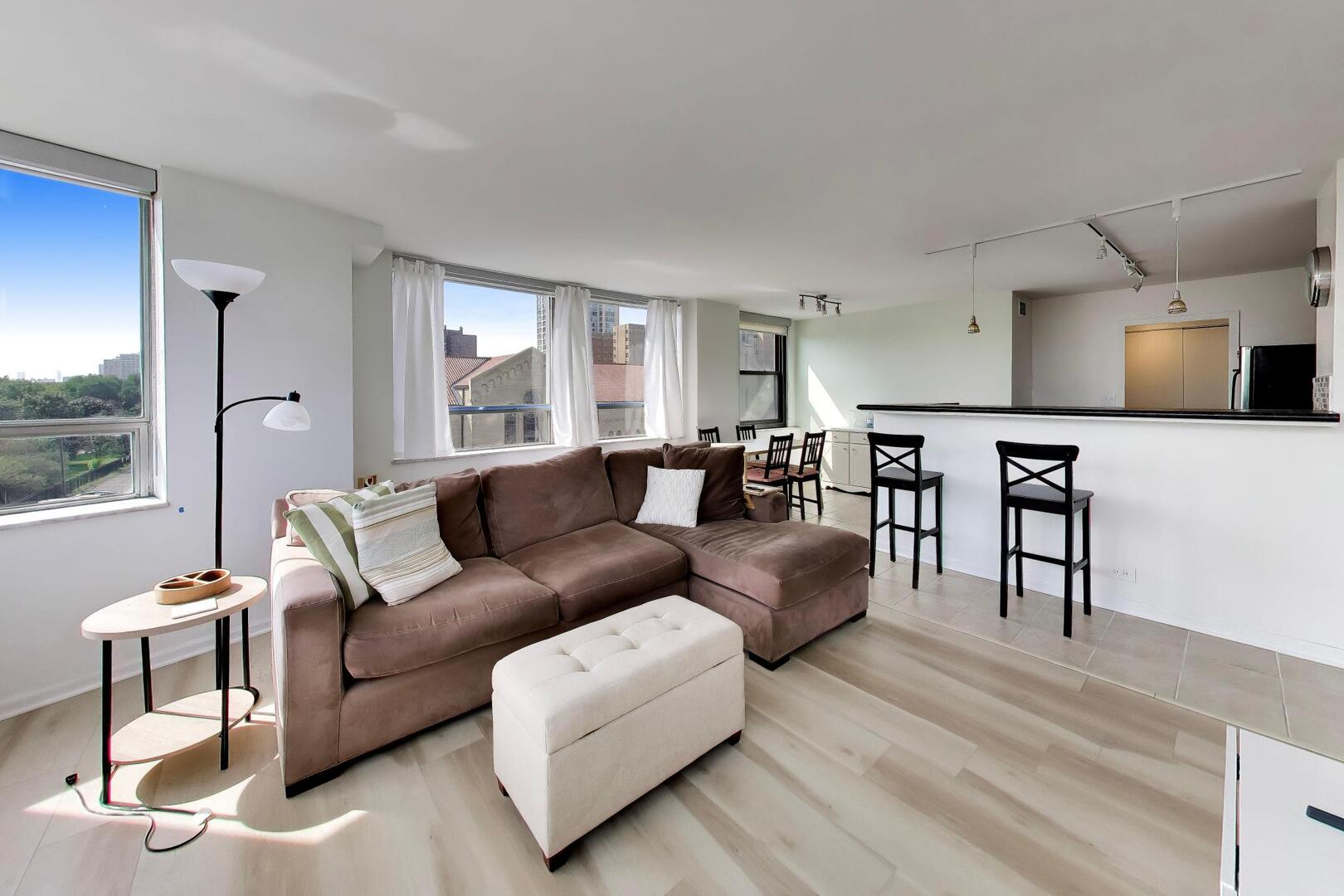 5701 North Sheridan Road, Unit 4U Chicago, IL 60660 - Photo 13 of 34 Gallery Image 13