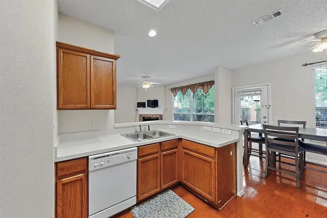 $320,000 | 8413 Vicksburg Lane, Fort Worth, TX 76123