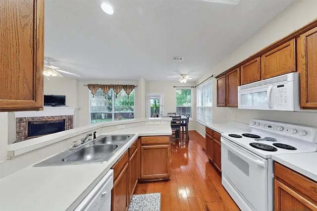 $320,000 | 8413 Vicksburg Lane, Fort Worth, TX 76123