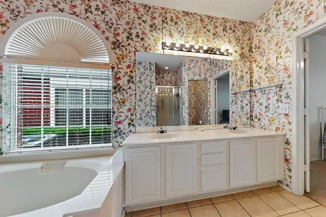 $320,000 | 8413 Vicksburg Lane, Fort Worth, TX 76123