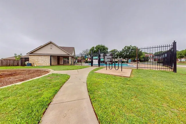 $320,000 | 8413 Vicksburg Lane, Fort Worth, TX 76123