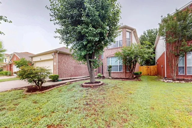 $320,000 | 8413 Vicksburg Lane, Fort Worth, TX 76123