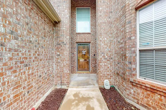 $320,000 | 8413 Vicksburg Lane, Fort Worth, TX 76123