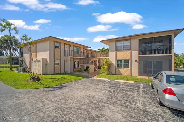 $1,300 | 16881 Davis Road, Unit 214, Fort Myers, FL 33908