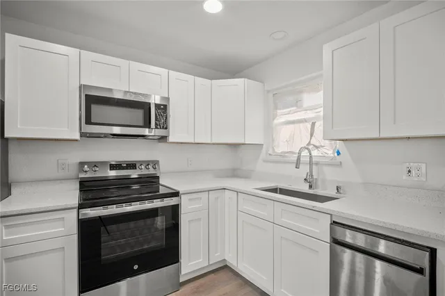 $1,300 | 16881 Davis Road, Unit 214, Fort Myers, FL 33908