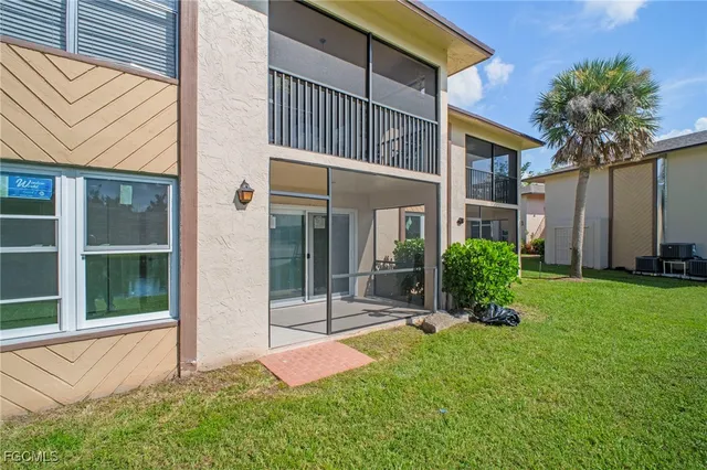 $1,300 | 16881 Davis Road, Unit 214, Fort Myers, FL 33908