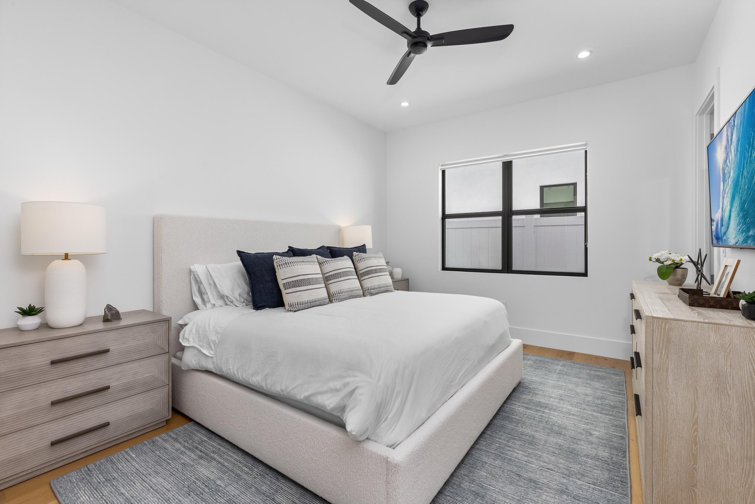 698 Jeffery Street Boca Raton, FL 33487 - Photo 26 of 47 Guest bedroom