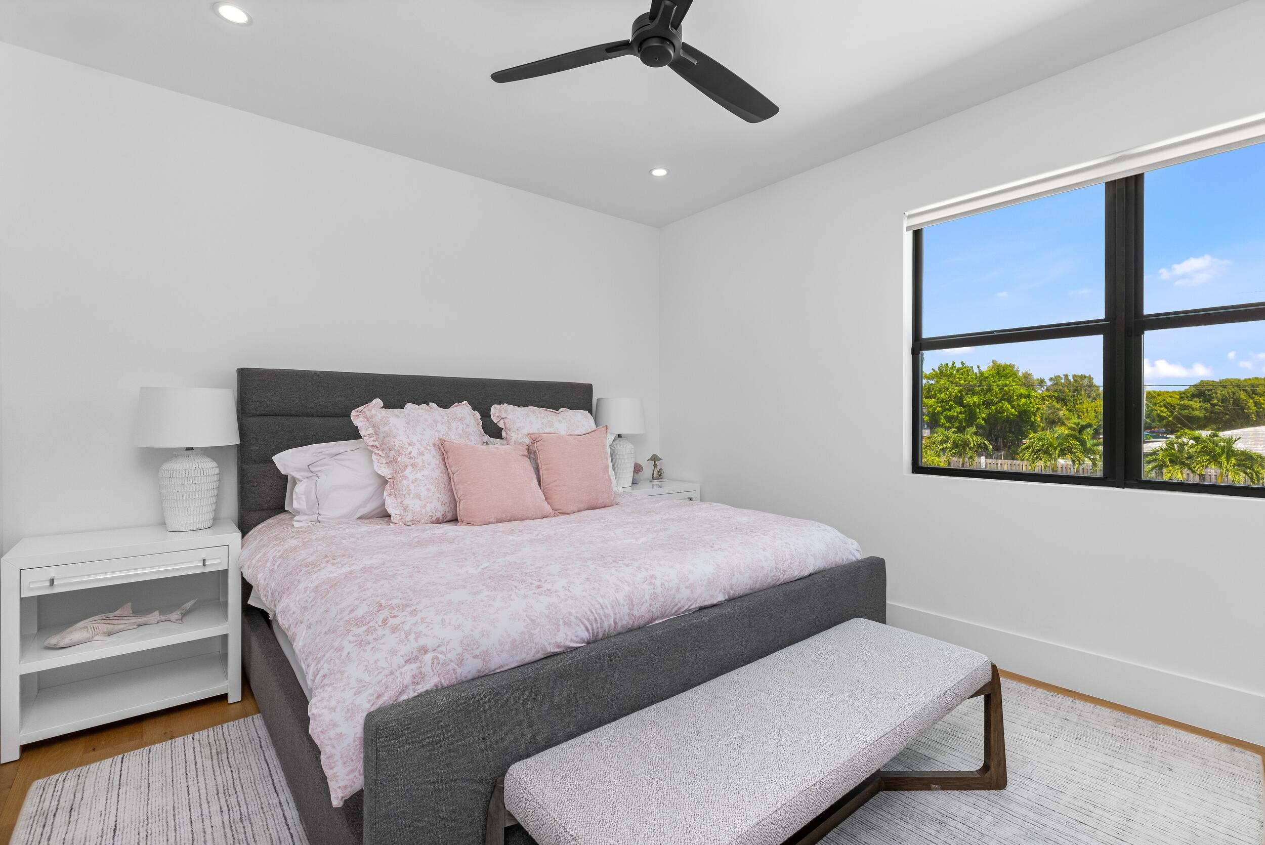 698 Jeffery Street Boca Raton, FL 33487 - Photo 35 of 47 Guest bedroom