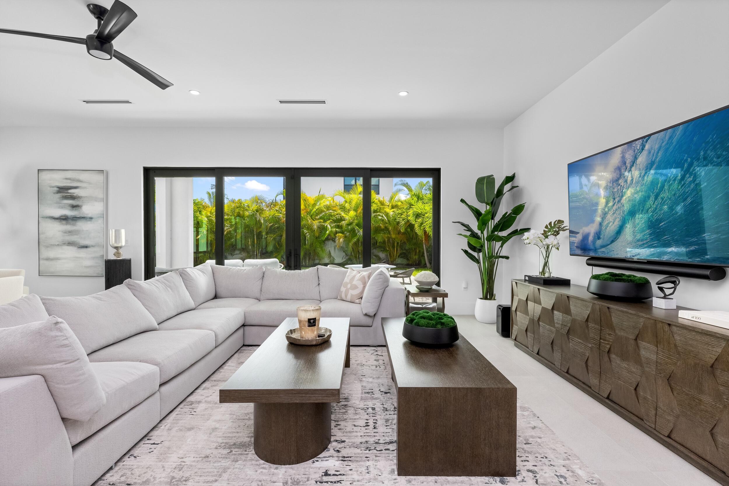 698 Jeffery Street Boca Raton, FL 33487 - Photo 10 of 47 Living area