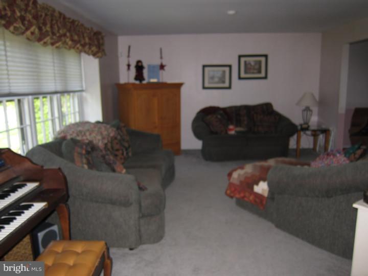 105 Coopers Kill Road Delran, NJ 08075 - Photo 7 of 12