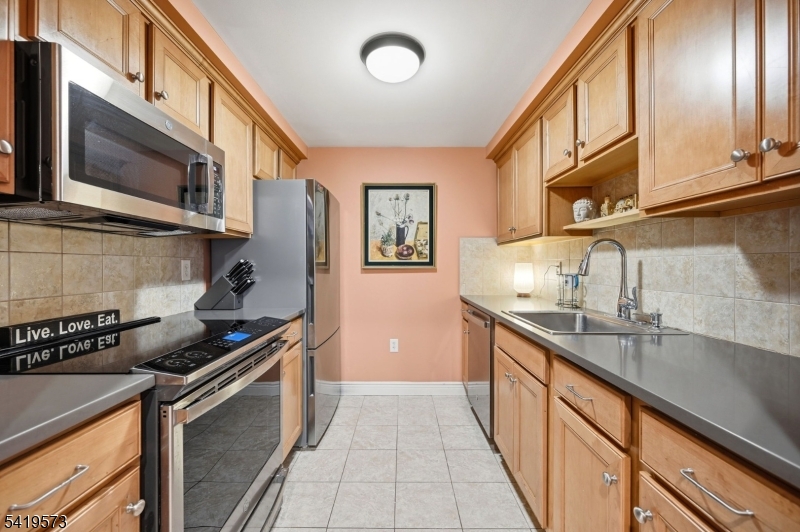 7 Prospect Street, Unit 410 Morristown, NJ 07960 - Photo 14 of 35