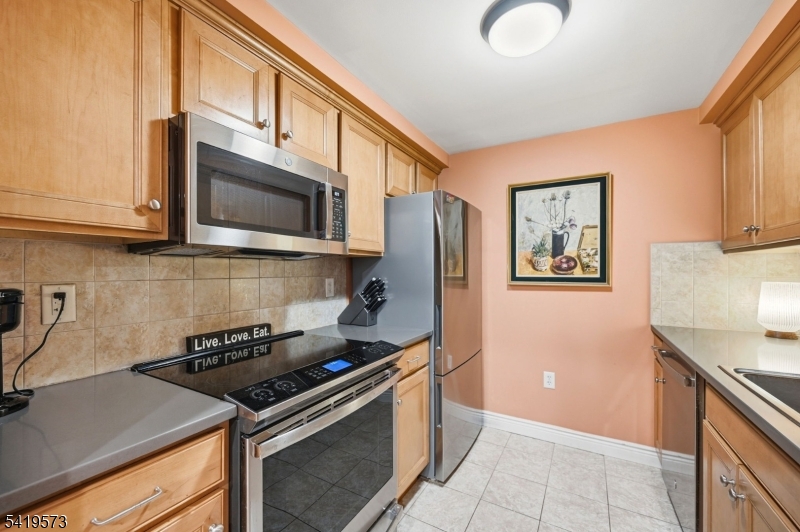 7 Prospect Street, Unit 410 Morristown, NJ 07960 - Photo 15 of 35