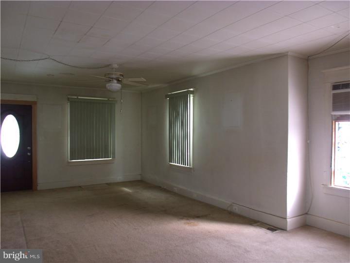 16 Morton Street Riverside, NJ 08075 - Photo 8 of 12 Living Room