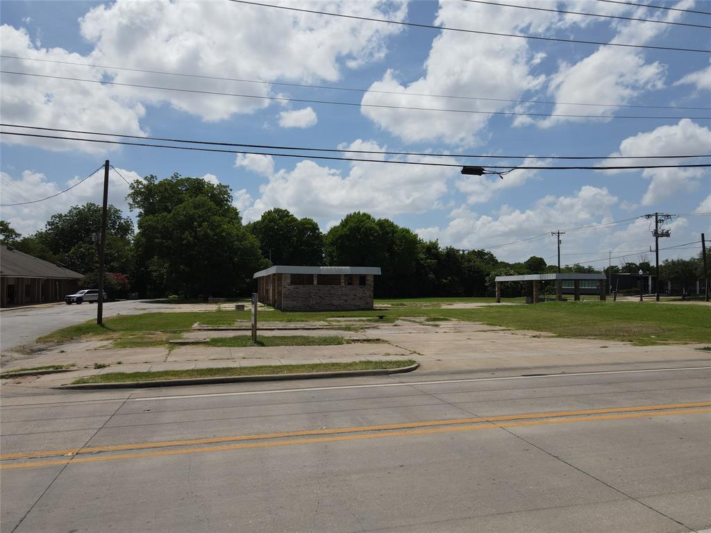 111 South Dallas Avenue Lancaster, TX 75146 - Photo 4 of 10