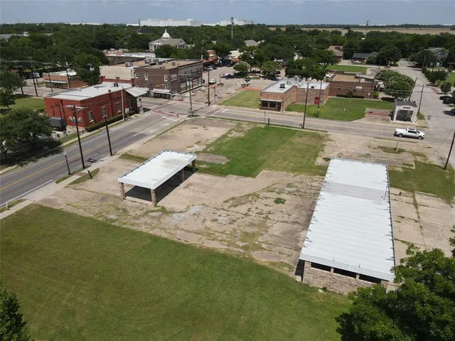 $200,000 | 111 South Dallas Avenue, Lancaster, TX 75146