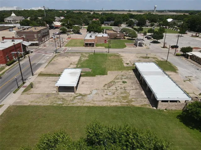 $200,000 | 111 South Dallas Avenue, Lancaster, TX 75146